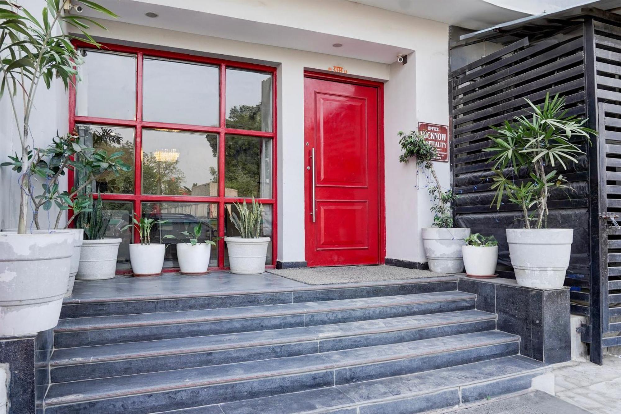 Super Townhouse Gomti Nagar Sector 6 Near Ekana Stadium Лакнау Екстериор снимка