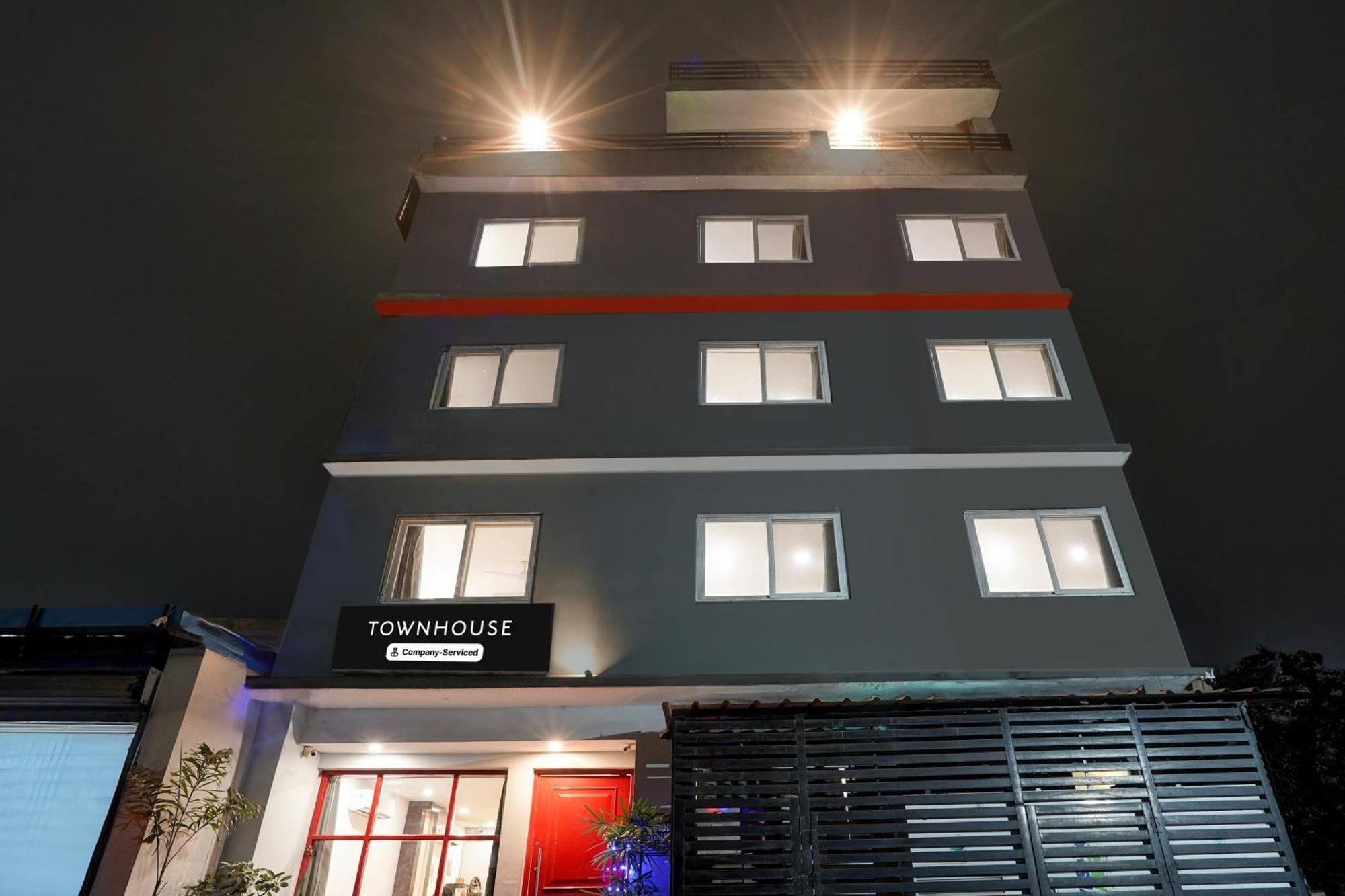 Super Townhouse Gomti Nagar Sector 6 Near Ekana Stadium Лакнау Екстериор снимка